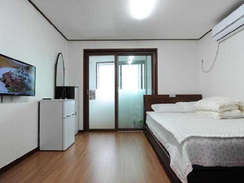 Seongsan Ilchulbong Pension Jeju Buitenkant foto