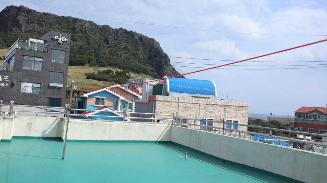 Seongsan Ilchulbong Pension Jeju Buitenkant foto